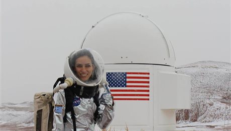 Η 27χρονη βιολόγος από τη Θεσσαλονίκη είναι το αστέρι της NASA! (ΦΩΤΟ)